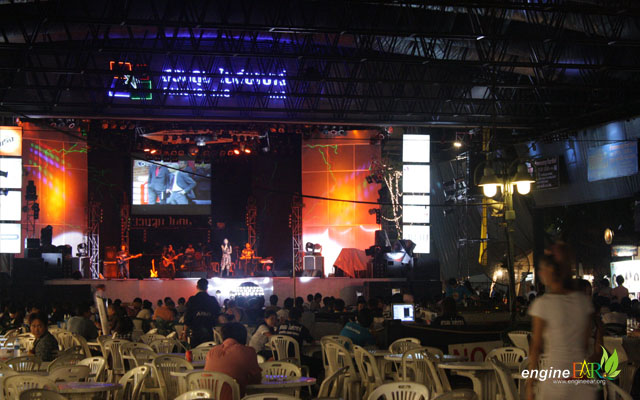 Live Performance at Suan Lum